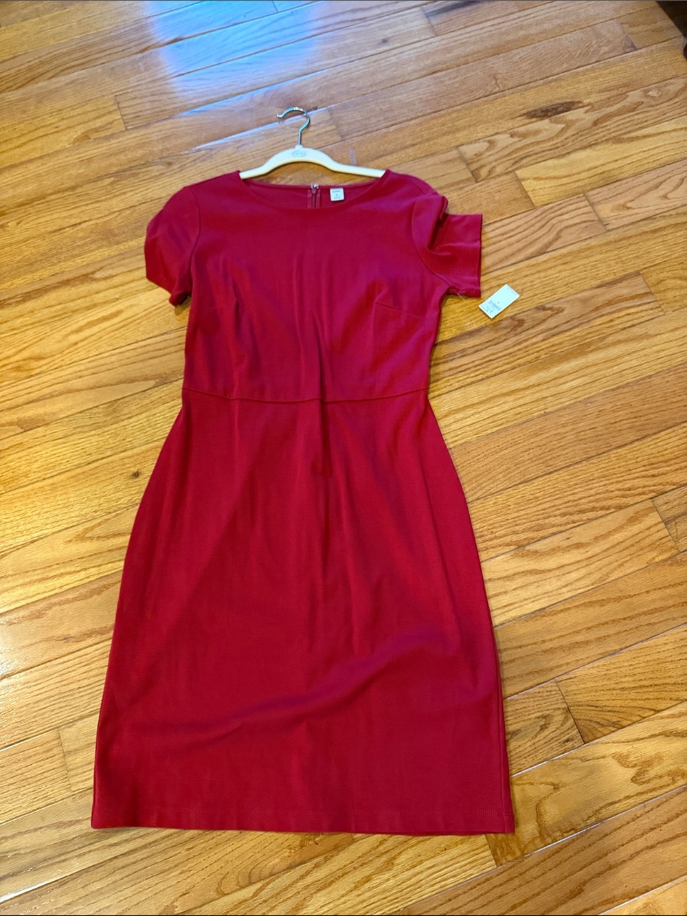 Old Navy Red Short-Sleeve Sheath Dress